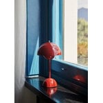 &Tradition Flowerpot VP9 portable table lamp, vermilion red, decoration image