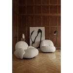 GUBI Lampada da terra Gräshoppa, nero semi opaco, immagine decorativa