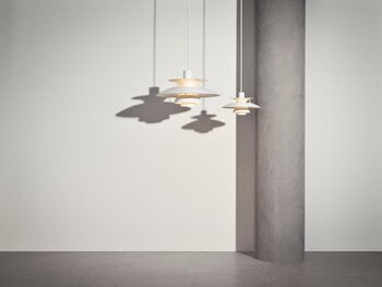 Louis Poulsen PH 5 Monochrome pendant, white, decoration image