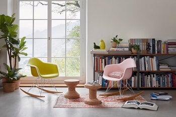 Vitra Cork Family sivupöytä/jakkara, Model B, sisustuskuva