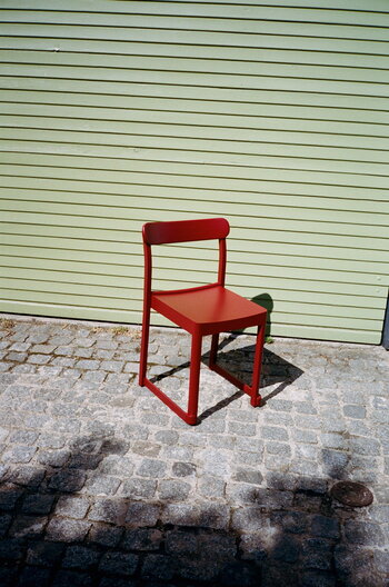 Artek Atelier tuoli, tummanpunainen, sisustuskuva