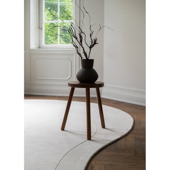 LAYERED Residue matto, 180 x 270 cm, luunvalkoinen, sisustuskuva