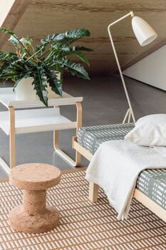 Vitra Cork Family sivupöytä/jakkara, Model B, sisustuskuva