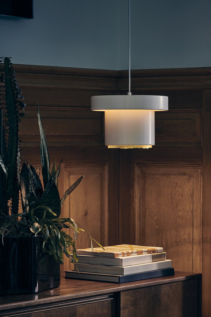 Artek White Metal