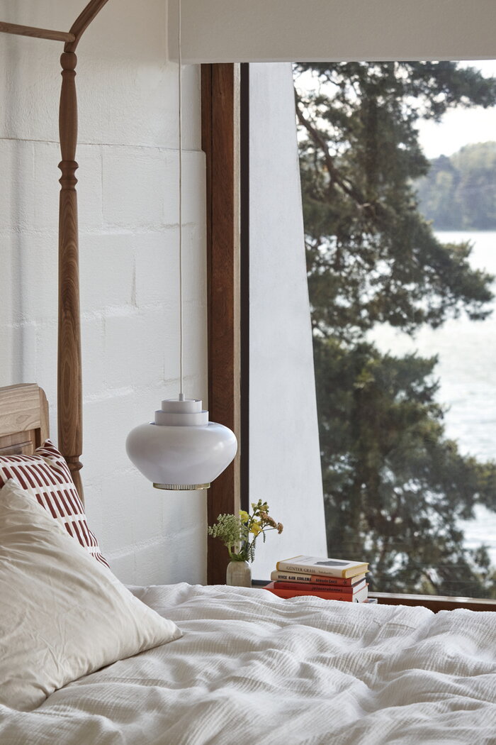 Makuuhuone Artek White Brass
